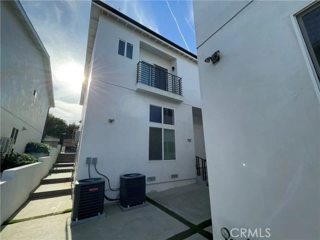 7125 S La Cienega photo 3