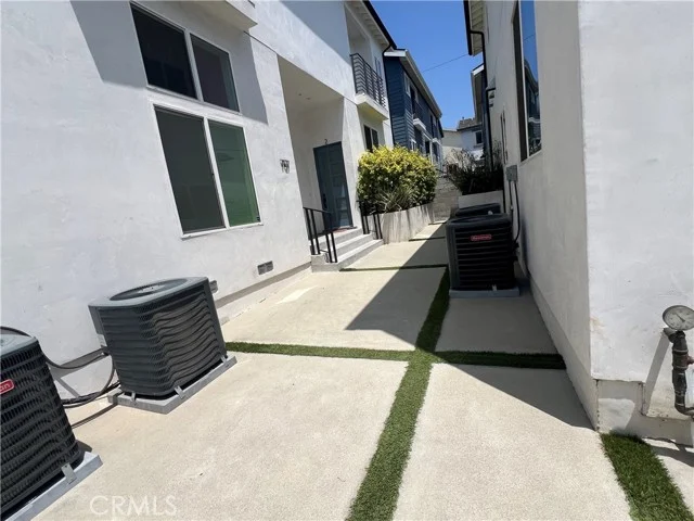 7125 S La Cienega photo 5