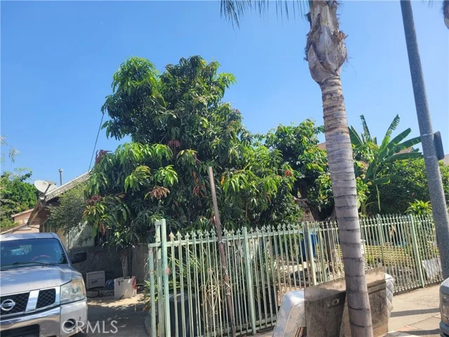 1123 E 57th, Los Angeles