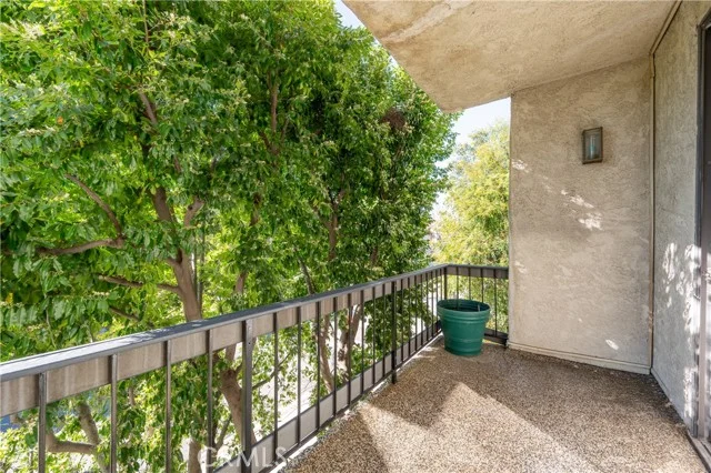 11560 Moorpark Street #204 photo 4