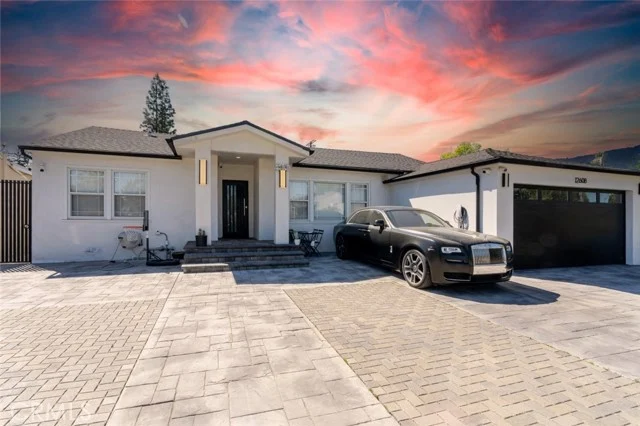 12608 Califa Street photo 3