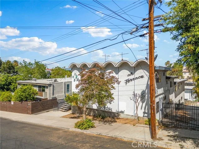 1331 Sutherland photo 2