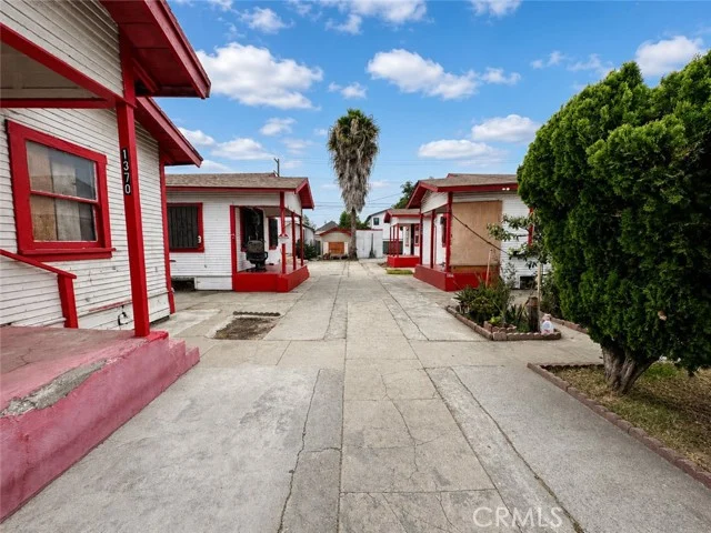 1366 E 57th, Los Angeles