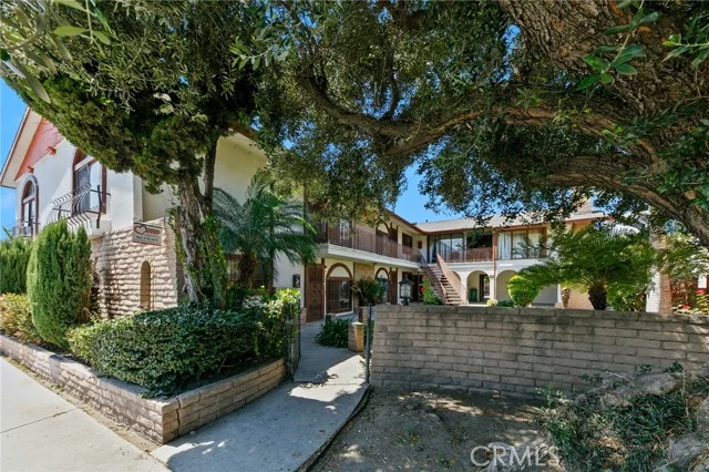 245 E Artesia photo 4