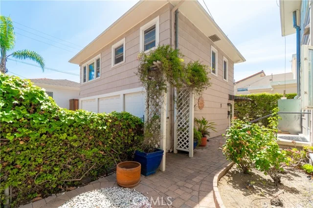 3366 E 1st photo 5