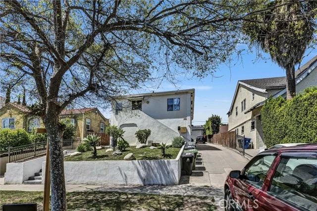 1861 S Redondo photo 2