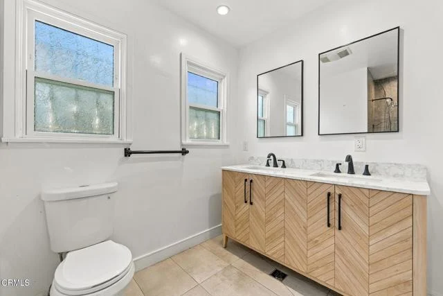 2055 W 80th Street photo 4