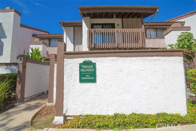 6255 Canoga Avenue #18, Los Angeles