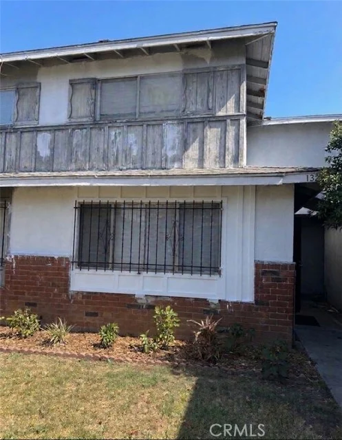 13 Paradise N, Carson