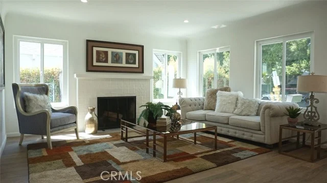 422 S Sycamore Avenue photo 4