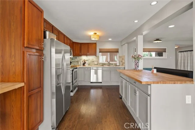 3819 East Livingston Drive #9 photo 5