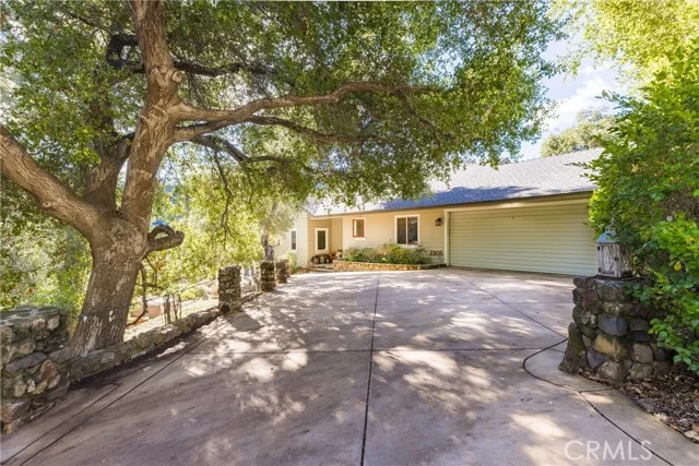 2305 Sugarloaf photo 2