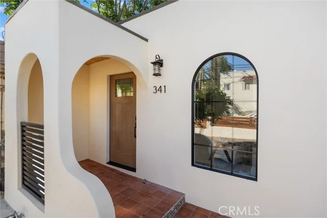 341 Douglas Street photo 2