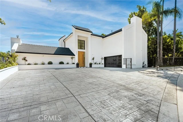 3566 Beverly Glen photo 5