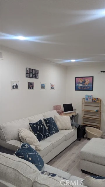 13214 Moorpark #108 photo 4