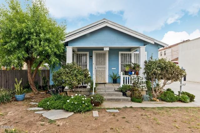 424 W Arbor Vitae Street photo 3