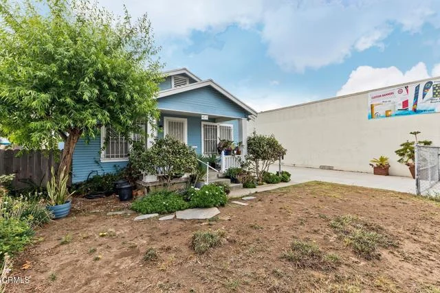 424 W Arbor Vitae Street photo 4