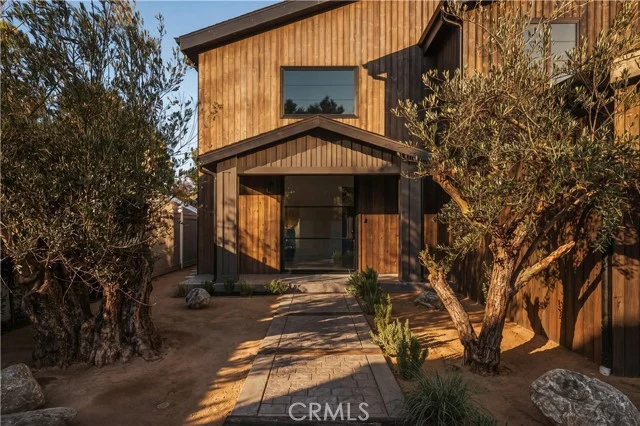 5114 Cedros Avenue photo 3