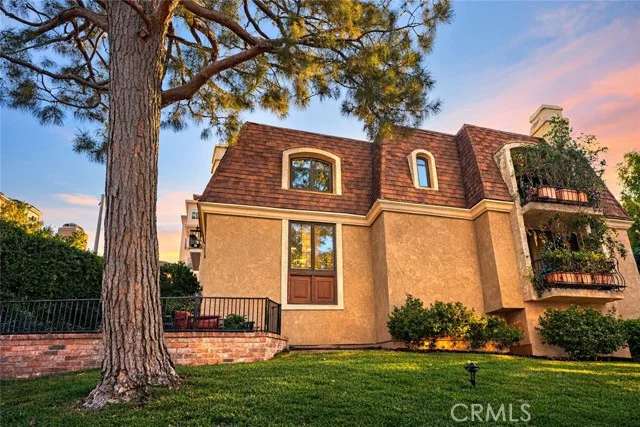 4370 W 8th, Los Angeles