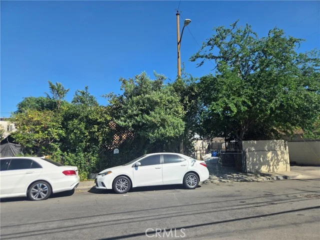 7500 Crockett photo 2