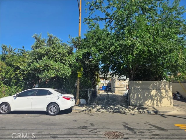 7500 Crockett photo 3