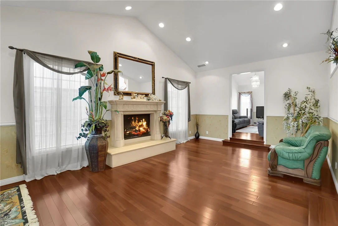 15129 Otsego Street photo 3