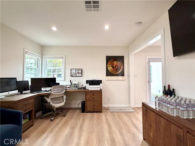 4538 Tujunga Avenue photo 4