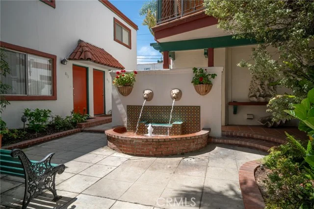 815 Roswell Avenue photo 4