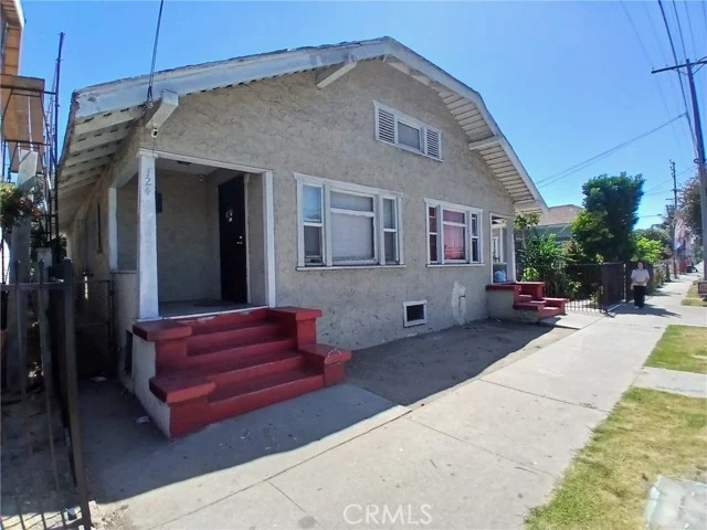 122 E Gage photo 2