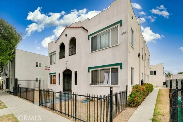 1224 E 17th Street photo 3