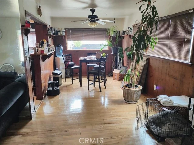 9206 S Van Ness Street photo 3