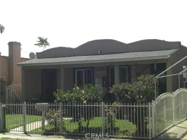 632 E 85th photo 2