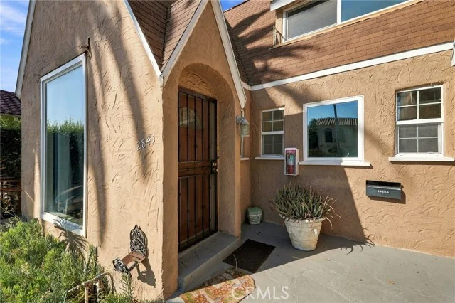 2839 Hillcrest Drive photo 4