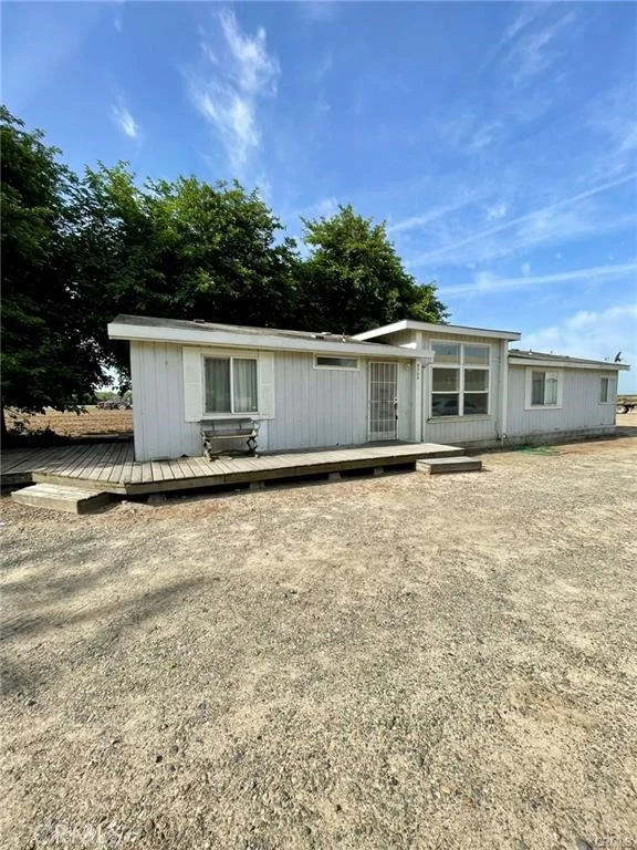 8753 Rose Ave. photo 1