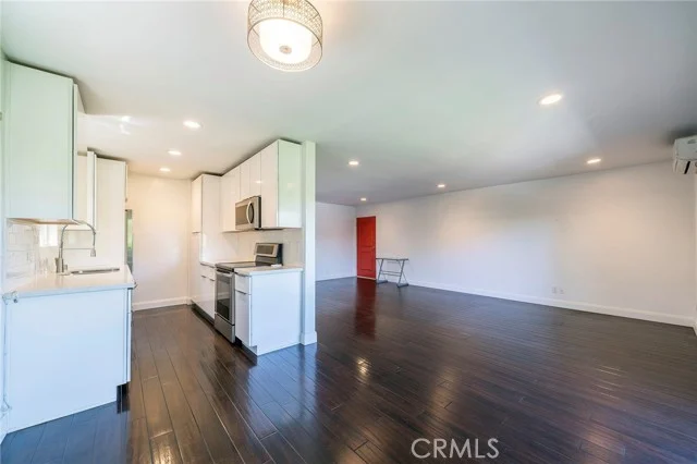 1601 Veteran Avenue #301/302 photo 2