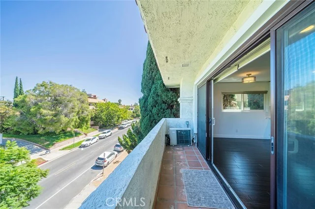 1601 Veteran Avenue #301/302 photo 4