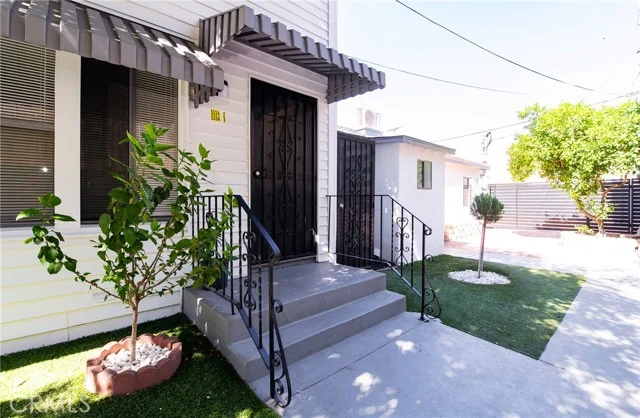 5334 Cleon Avenue photo 2
