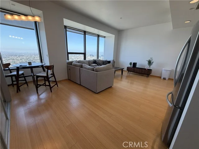 1100 Wilshire #2901 photo 4
