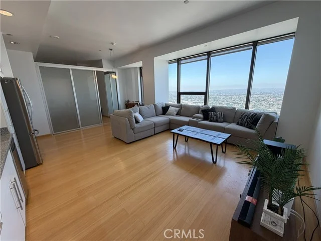 1100 Wilshire #2901 photo 5