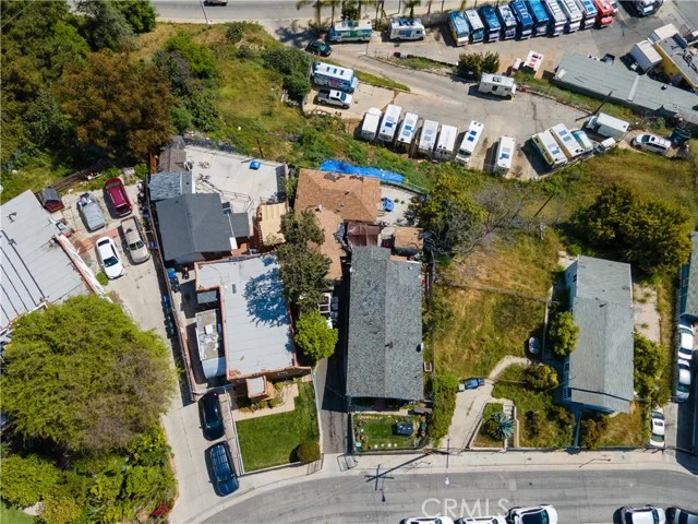 986 Gifford Avenue photo 4