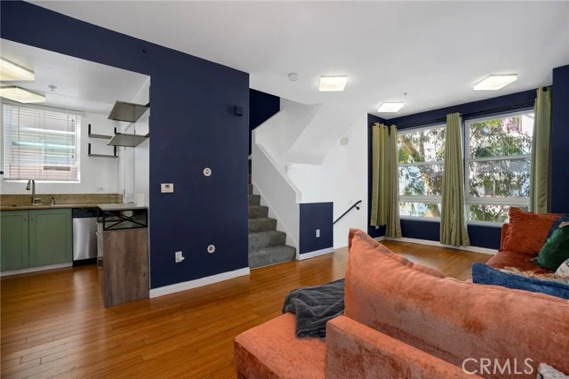 302 E 19th #3 photo 4