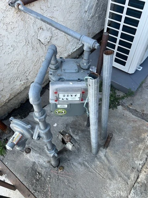 5426 Compton photo 5