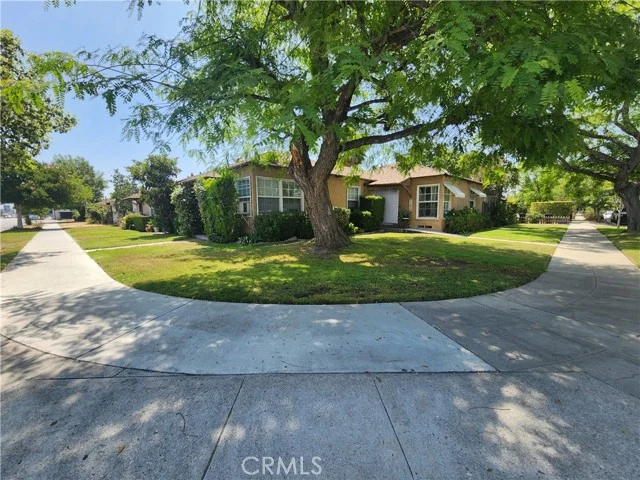 11820 Victory Boulevard photo 2