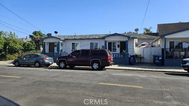 240 N Mesa photo 2