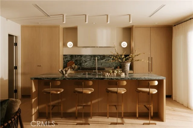 5267 Ventura Canyon Avenue photo 4