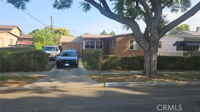 901 E 102nd, Los Angeles