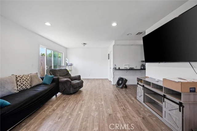 7723 Simpson Avenue photo 3