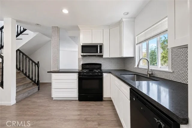 7723 Simpson Avenue photo 4