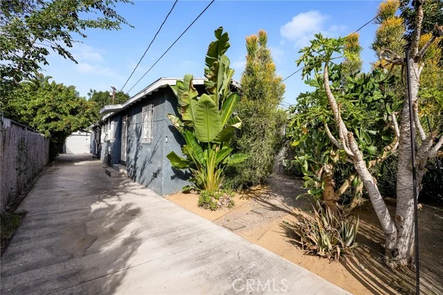 8917 Beach Street, Los Angeles