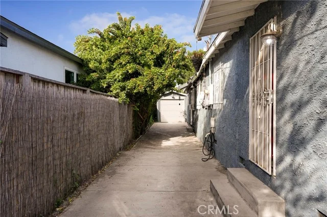 8917 Beach Street photo 2
